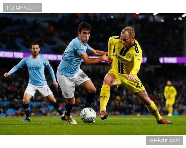 消息源透露,某争冠球队主力前锋因防守端横移速度下降,战术地位面临调整 消息源透露,某争冠球队主力前锋因防守端横移速度下降,战术地位面临调整